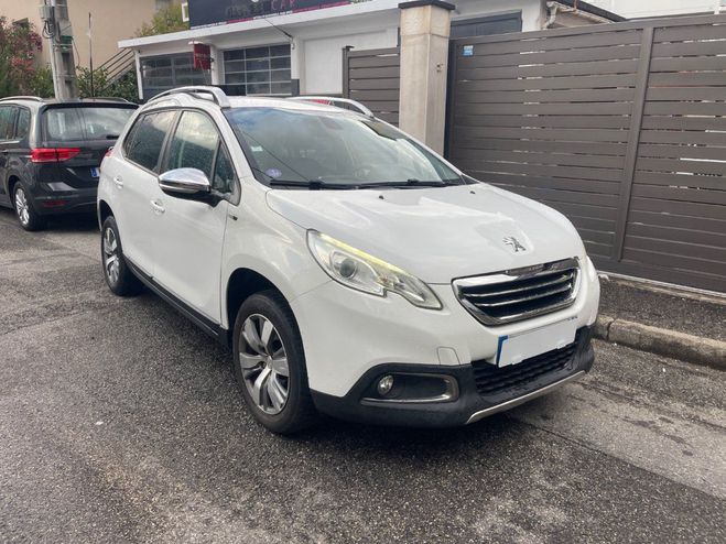 Peugeot 2008 1.2 PureTech Allure Couleur blanc mtal de 2015