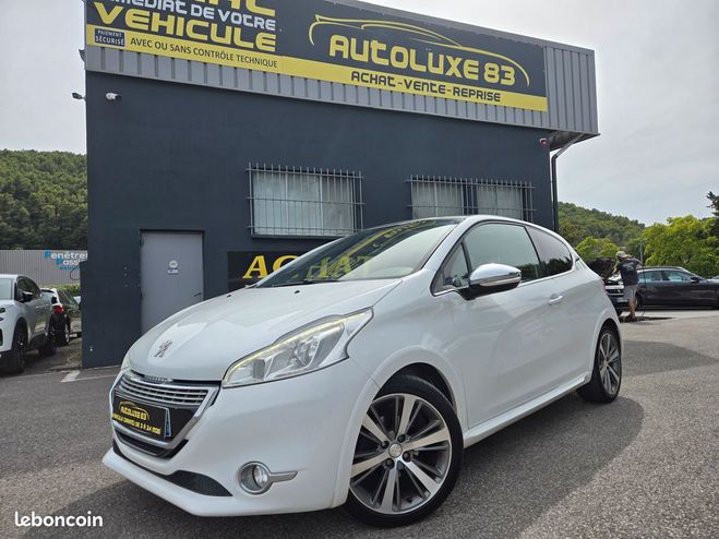 Peugeot 208 hdi 92 cv xy full options Blanc de 2013