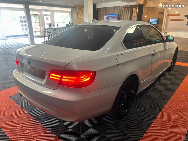 BMW Serie 3 COUPE 2.0 318I 145 LUXE + TOIT OUVRANT S Blanc de 2011