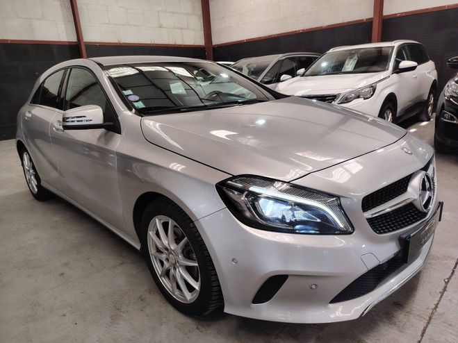 Mercedes Classe A III (2) 180 Fascination 7G-DCT INCONN de 2015