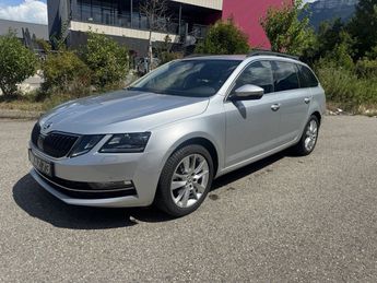  Voir détails -Skoda Octavia Combi 1.6 TDI Style Limited 4x4 à Viviers-du-Lac (73)