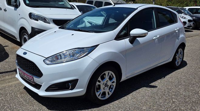 Ford Fiesta  blanc de 2017