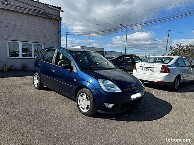 Ford Fiesta 1.4 16V 80CH GHIA 5P Bleu de 2003