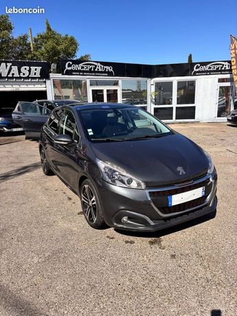  Voir détails -Peugeot 208 hdi 100 cv gt line à Vitrolles (13)