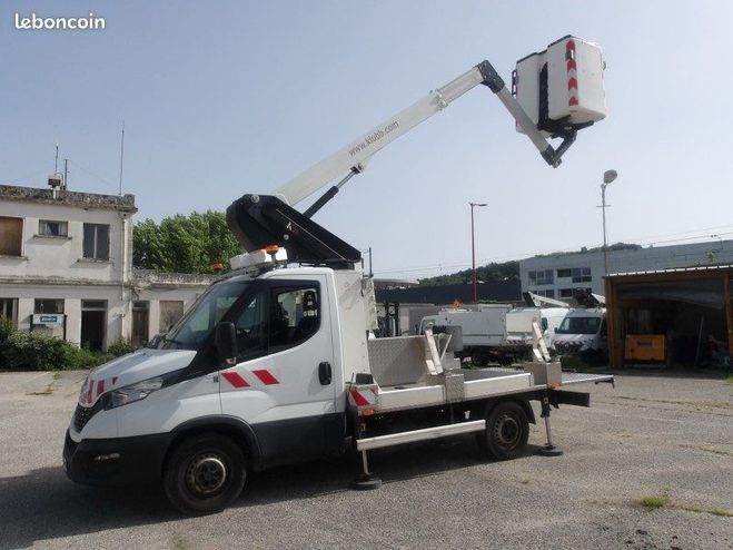 Iveco Daily 24990 ht 35s14 nacelle Klubb k26 panier   de 2020
