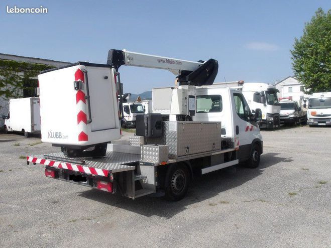 Iveco Daily 24990 ht 35s14 nacelle Klubb k26 panier   de 2020