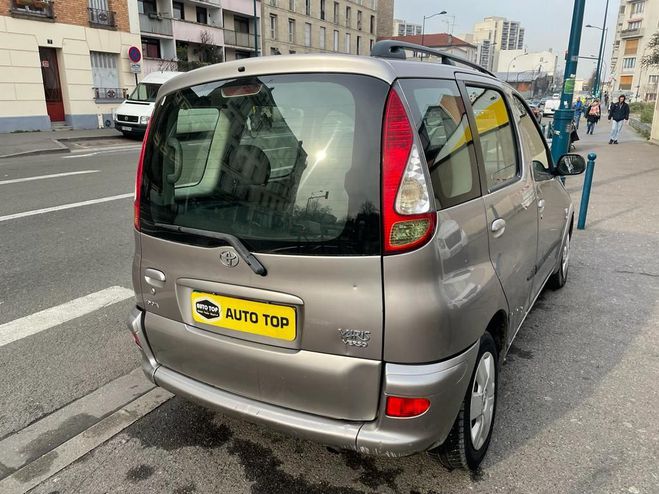 Toyota Yaris Verso 85 VVT-I LUNA BVA GRIS C de 2004