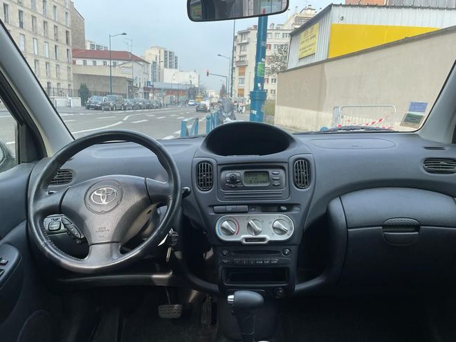 Toyota Yaris Verso 85 VVT-I LUNA BVA GRIS C de 2004