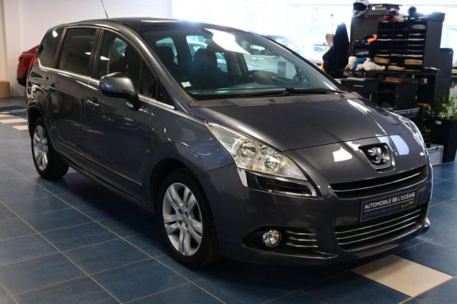 Peugeot 5008 1.6 HDi 112ch FAP BVM6 Serie Speciale Fa Gris Fonc de 2011