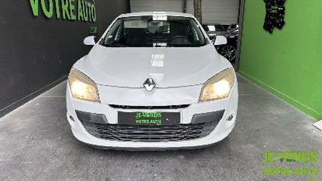 Renault Megane III Hatchback 1.9 dCi 131 cv Blanc de 2010