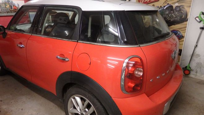 Mini Countryman COOPER BOITE AUTO rouge de 2010