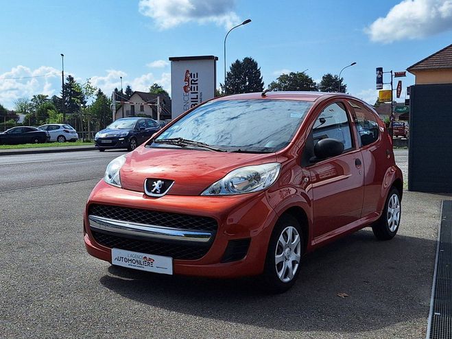 Peugeot 107 1.0 12V 68 ch URBAN 5P 1ERE MAIN Orange de 2009