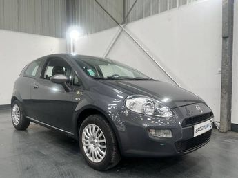  Voir détails -Fiat Punto III 1.2 8v 69ch Young 5p à Guipavas (29)