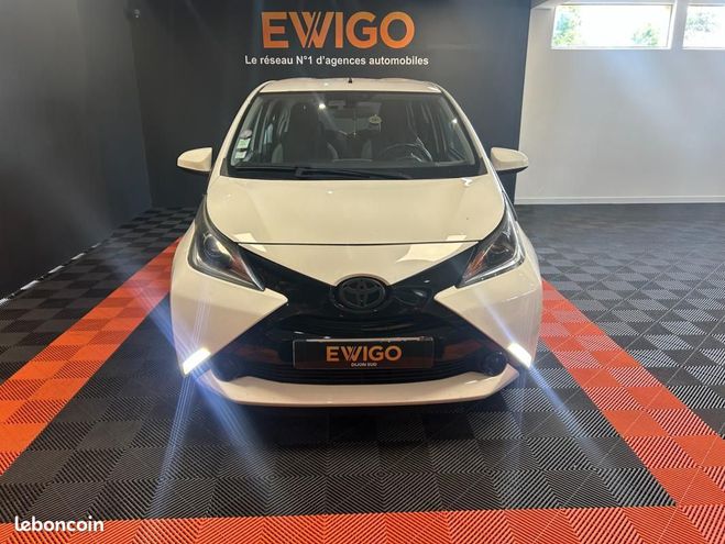 Toyota Aygo 1.0 VVTI 69CV X-WAVE   CLIM  5 PORTES Blanc de 2016
