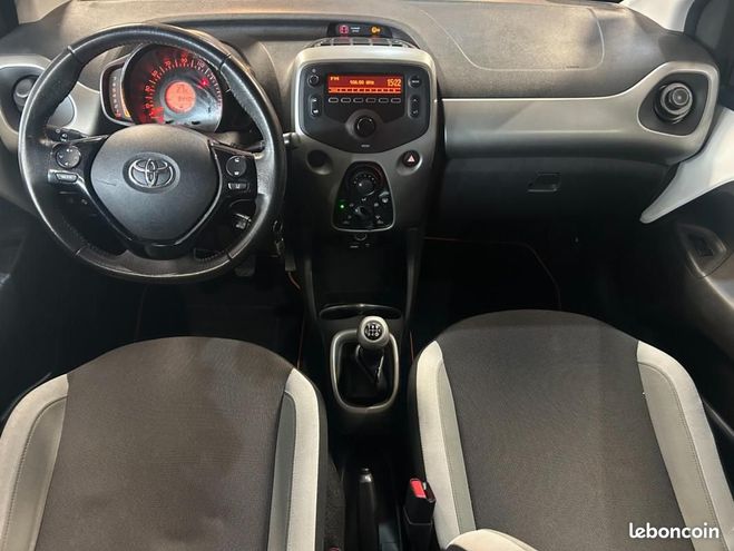 Toyota Aygo 1.0 VVTI 69CV X-WAVE   CLIM  5 PORTES Blanc de 2016