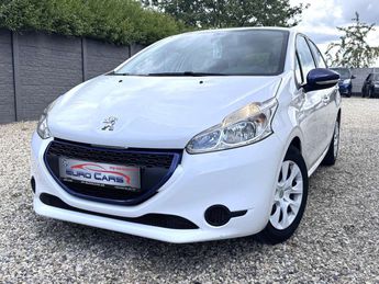  Voir détails -Peugeot 208 1.4 HDi Like 5portes-clim-propre à Thulin (73)