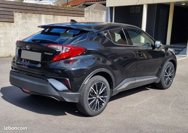 Toyota C HR hybride 122h distinctive cvt 2wd Noir de 2017