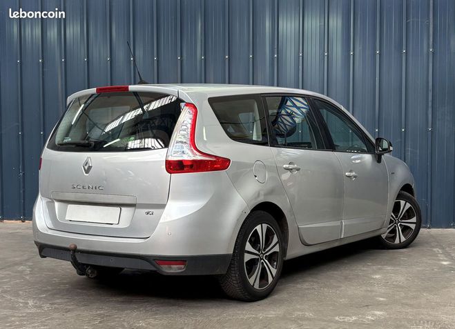 Renault Megane Grand Scenic 1.9 dCi 130ch FAP Bose Euro Autre de 2011