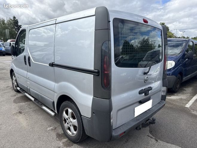 Nissan Primastar FG 2700 L1H1 2.5 DCI 150CH BUSINESS Gris de 2007