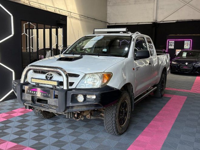 Toyota HI LUX PICK UP X-TRA CAB VX 120 ch D-4D 4x4 Blanc de 2007