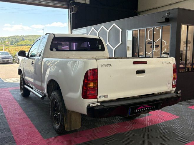 Toyota HI LUX PICK UP X-TRA CAB VX 120 ch D-4D 4x4 Blanc de 2007