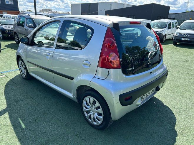 Peugeot 107 1,4 HDi 55ch Trendy 5 portes Gris de 2009