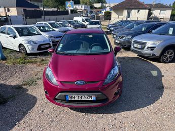  Voir détails -Ford Fiesta 1.4 TDCi 70 FAP Ambiente à vreux (27)