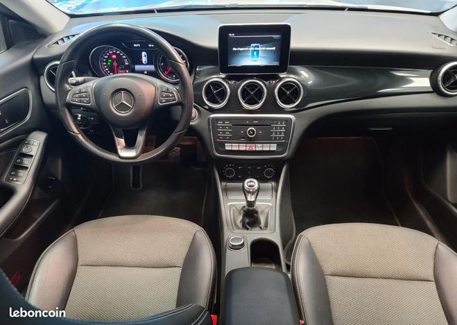 Mercedes Classe CLA Classe 180d 109ch Inspiration Blanc de 2017
