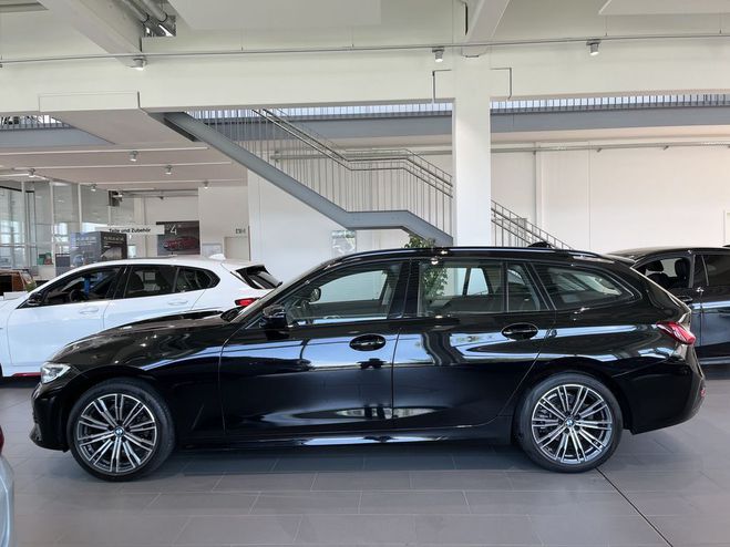 BMW Serie 3 318i Sport Line 18 M Alu AHK Laserlicht Noir de 
