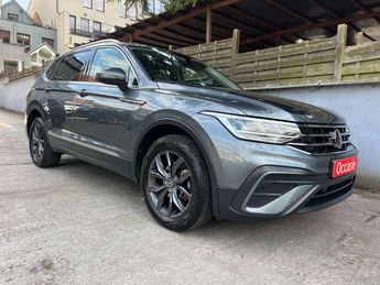  Voir détails -Volkswagen Tiguan Allspace 1.5 TSI 150cv Elegance 7pl. OPF à Wemmel (17)