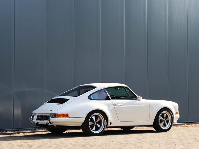 Porsche 912 912/ 911 3.2-liter flat-six engine 228 H Blanc de 1969