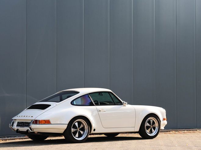 Porsche 912 912/ 911 3.2-liter flat-six engine 228 H Blanc de 1969