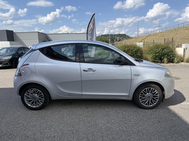 Lancia Ypsilon 1.2 8V - 69 S&S 2011 Gold PHASE 1 GRIS CLAIR de 2011