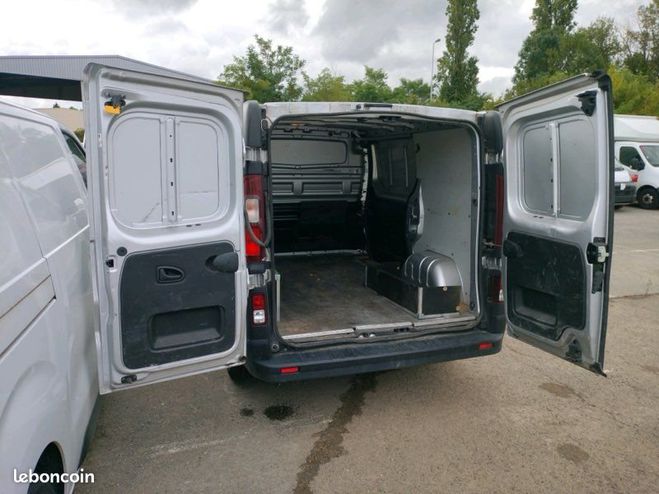 Renault Trafic 13 325 HT 2,0 DCI 120ch Camra-GPS Gris de 2021