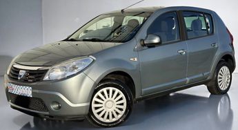  Voir détails -Dacia Sandero (B90) 1.2i 16V - 75ch (5 cv) - BVM5 - 5  à Thiers (63)