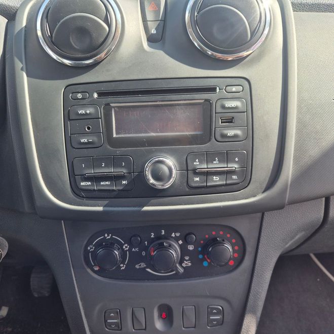 Dacia Sandero (2) 1.2 16v 75cv ambiance  5P 50000KM Bleu de 2009