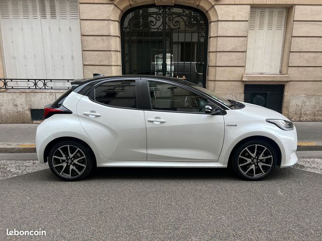 Toyota Yaris iv 116h hybride collection cam sono jbl  Blanc de 2021