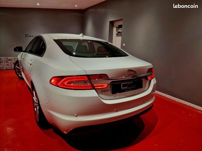 Jaguar XF 2.2 200 CV BVA8 Luxe Premium Blanc de 2015