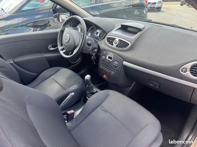 Renault Clio 3 1.5 dci 85ch dynamique 5p Beige de 2008
