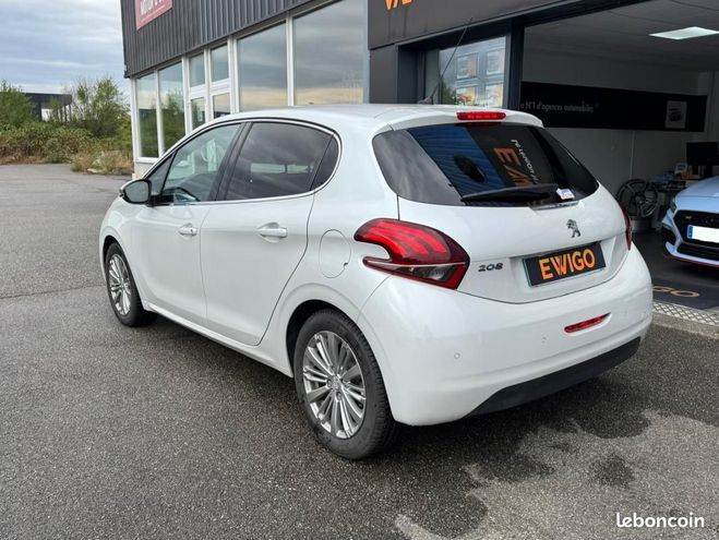 Peugeot 208 GENERATION-I 1.2 PURETECH 110 ALLURE EAT Blanc de 2018
