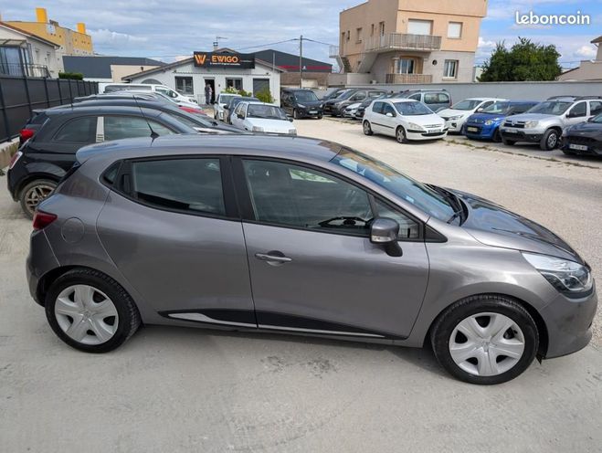 Renault Clio 1.2 75 Gris de 2016