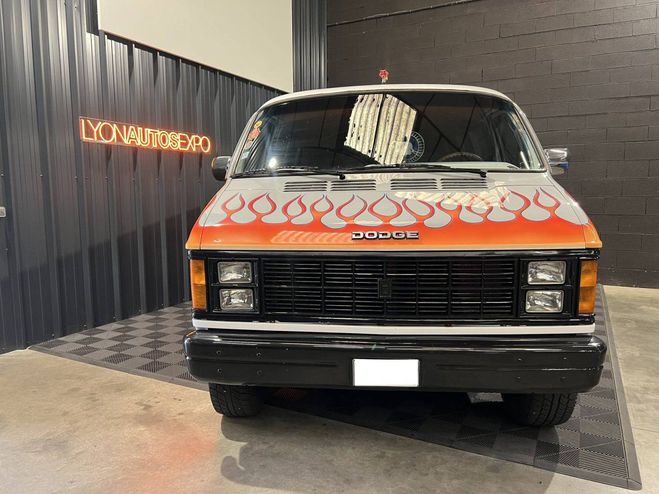 Dodge Ram 350 VAN 5.9 V8 GRIS de 1987
