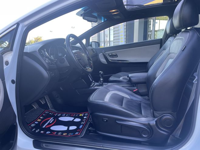 Kia Pro ceed 1.6 CRDI 128CH SPORT BLANC de 2013