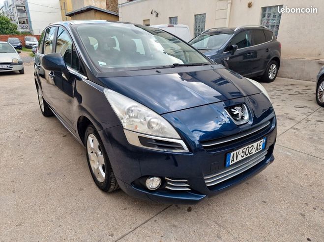 Peugeot 5008 1.6 hdi 110ch 7places dition lancement  Bleu de 2010