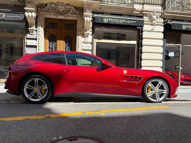Ferrari GTC4 Lusso GTC4LUSSO V12 6.3 690 Ch *Rosso Maranell Rouge de 2017