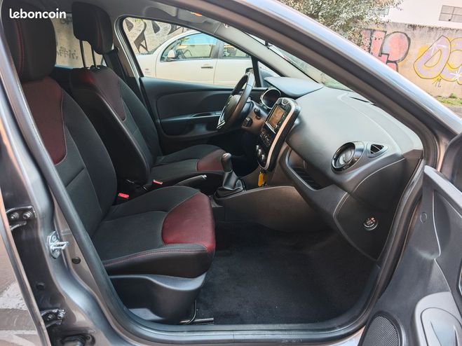 Renault Clio Estate 1.5 dCi 75ch energy Busines Gris de 2015