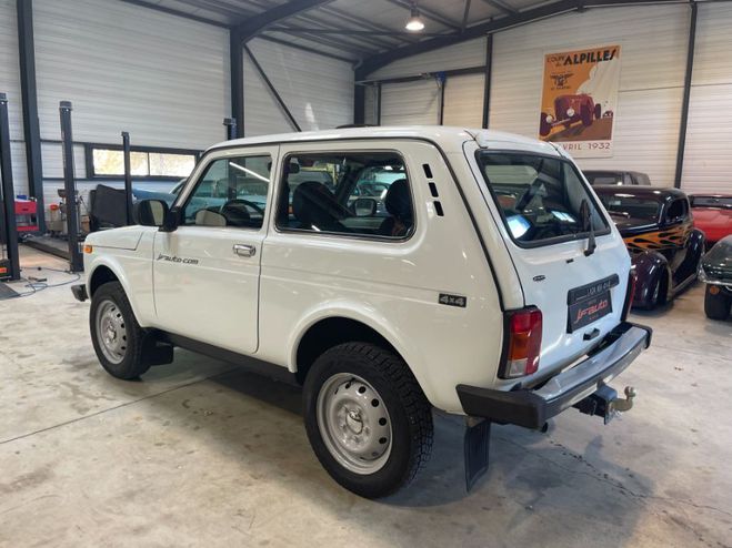 Lada Niva 1.7I 4X4 80cv 3P BVM BLANC de 2010