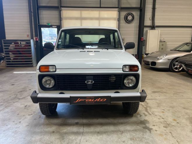 Lada Niva 1.7I 4X4 80cv 3P BVM BLANC de 2010