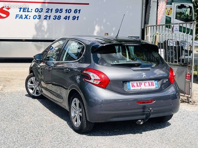 Peugeot 208 1.6 HDi 92 ALLURE Gris de 2015