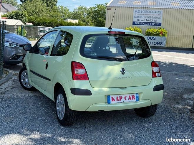 Renault Twingo II 1.2 16V 75 AUTHENTIQUE Vert de 2009